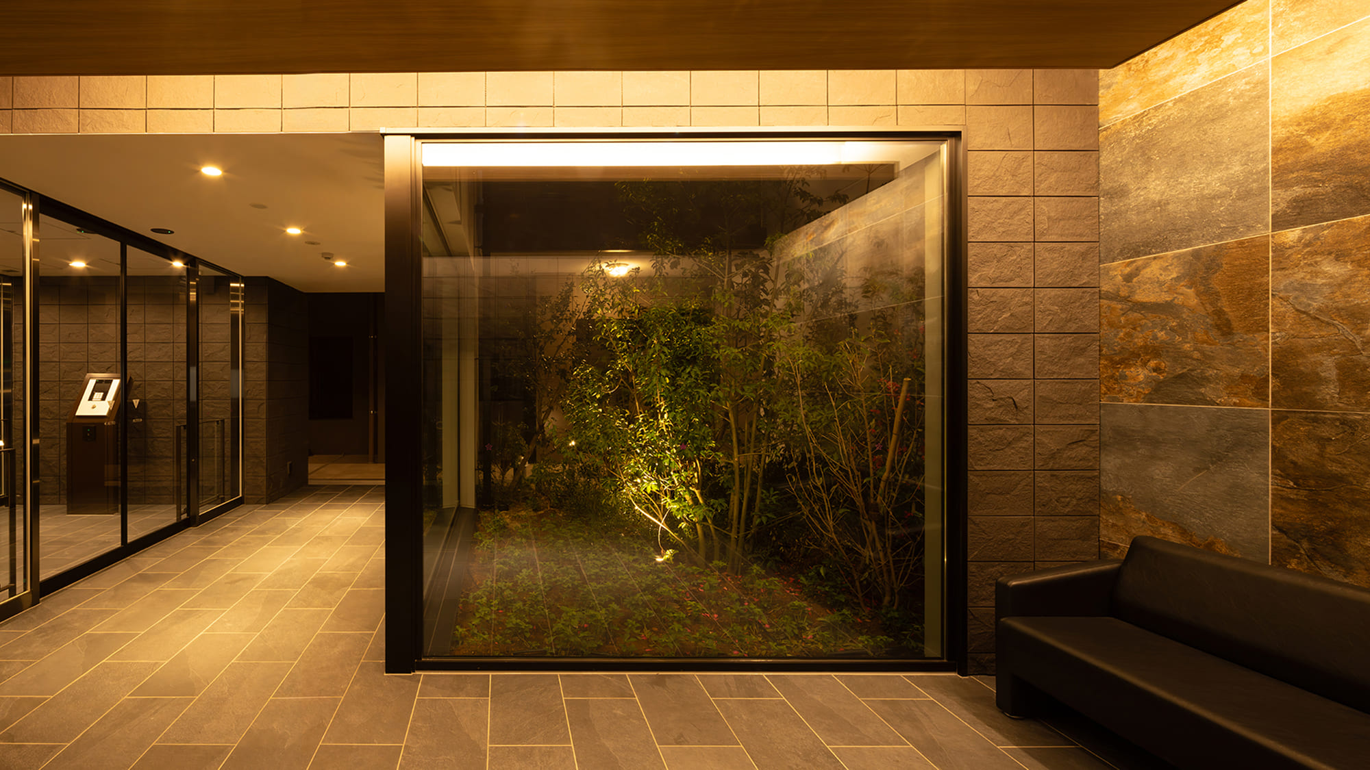 エントランスホール